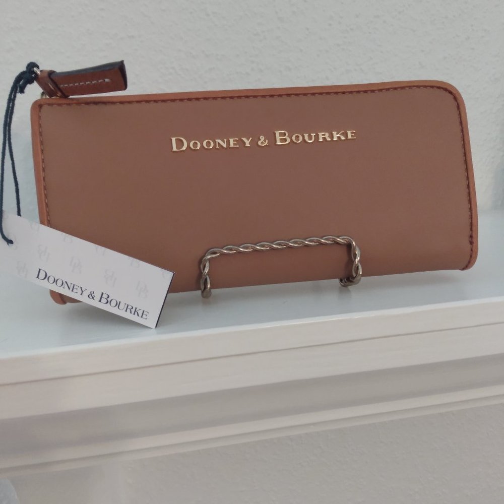 Dooney & Bourke City Leather Wallet